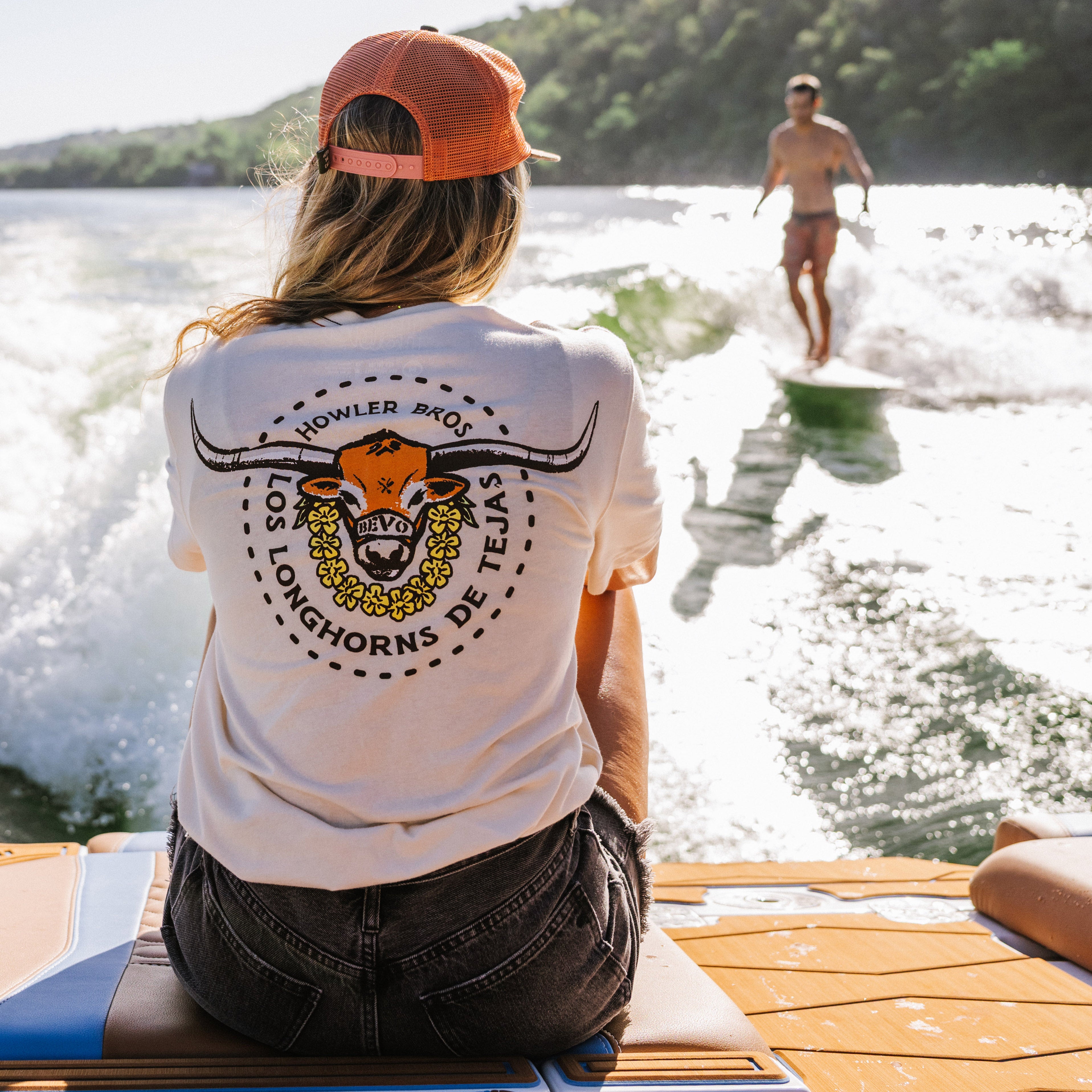 Howler Bros Los Longhorns De Tejas Los Bevo Circle Front and Back Tee
